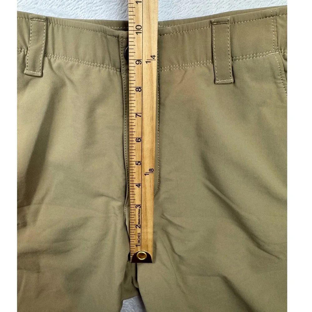 Under Armour Mens HeatGear Golf Shorts Tan Khaki Loose Fit Size 32 Performance
